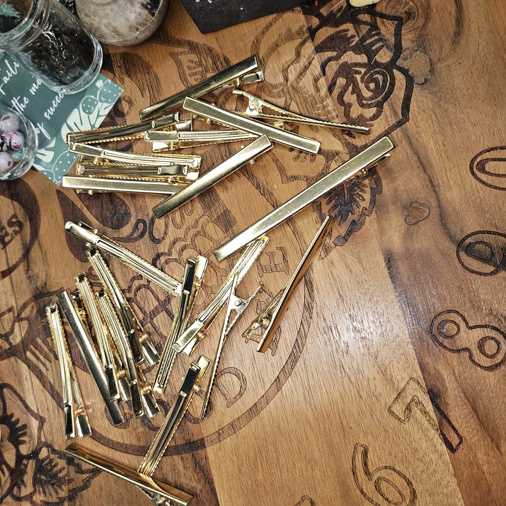 #85 Gold Solid Rectangle Flat Fashion Hair Clips